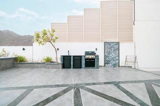 Montagne 1 Luxury Villa 4 BR - Al Dana Island Fujairah - 2