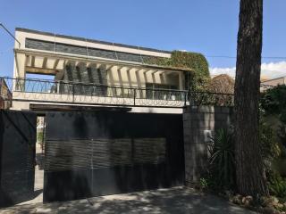 4-Bedroom luxury family House in F10 Islamabad - 0