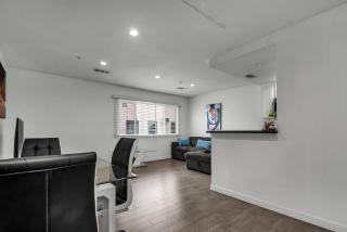 Large Modern 1-Bedroom With Dining Area In Central Location Close To Downtown LA - 0