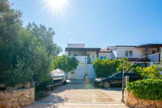 Apartments with parking space Vir - 24901 - 0