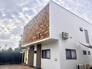 Luxury Urban Villa 3V - 4