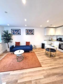 Luxuriously Cosy 1 Bed Flat at Trinity Point Gravesend - 9