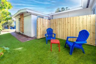 Mins to Beach - Studio Home- Walk to Downtown - Free Parking - 6