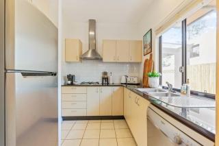 Perfectly located Noosa Hill Oasis w private pool - 1