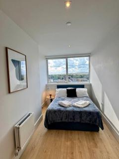 Modern 3 Bed Wembley Stadium View Apartment - 8