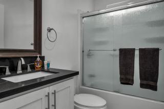 Cozy chi 1-bedroom With Free Parking In Hollywood - 2