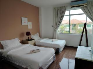 Natol Homestay - Kuching Home Penthouse Airport Road - 5