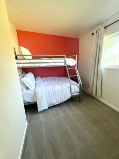 Park Home- Parkside Haven for Families & Pets - 1