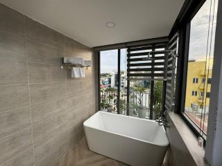 Cozy, Spacious Condo in District 1 - 5