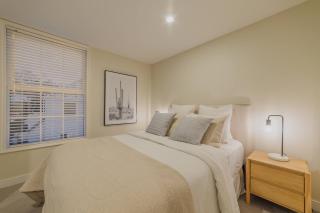 Modern Central City Retreat - Spacious 3BR and 2Bath 3-storey with Carpark - 5