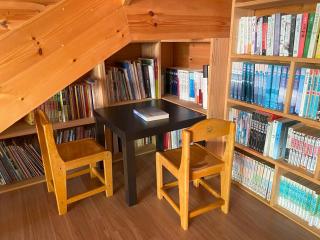 Yanggang, small library house in jeju - 2