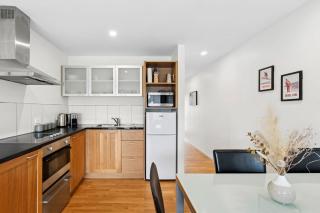 2 Bed with 2 Ensuites Central to ski fields Balcony Sleeps 4 - 1