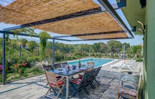 Awesome Home In Zagvozd - 9