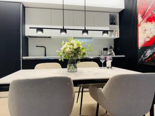 BIG 2BR Luxury Holiday Suite Azulis#8 - Lift - Terrace - free P - 1