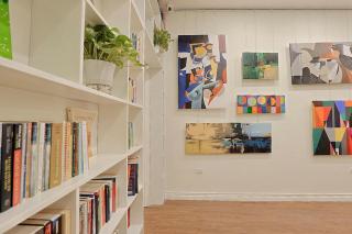 Prime Location Free Airport Pick up - 8