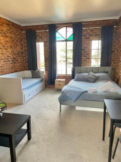 Wongeoon Vast Xenial Home - Frankston - 0