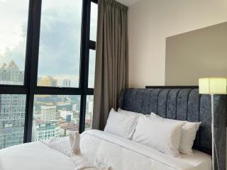 Luxury private family suite 26161BR at KLCC - 0