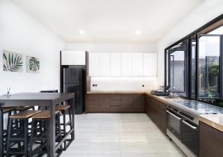 Villa in Bandung with Swimming Pool, Netflix & BBQ - 3