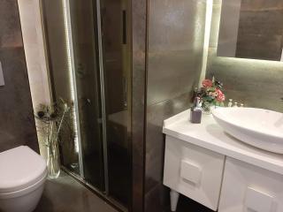 Newly Renovated Apartment in Kordon - 9