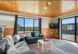 10-72 at Kellraine - Fully self contained - 8