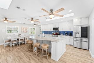 445 Watts Way - 5