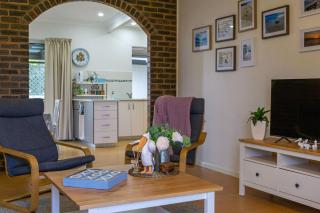 The Lazy Pelican - 6