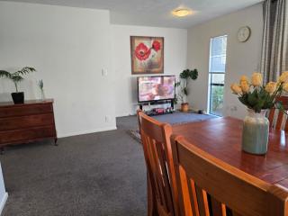 3-Bedrooms Home near CBD - 6