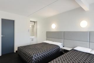 Jolly Knight Motel - 2