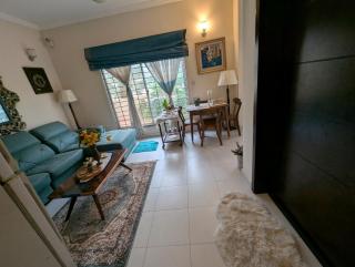 Cozy 1 Bedroom, Balcony and dining - 4