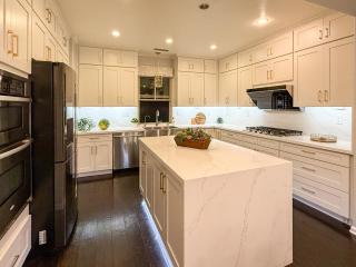 #Marbella Lane - Vibrant 4BR Home in Irvine - 1
