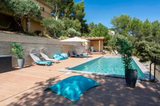 Provençal House With Pool Near Aix-En-Provence - 9