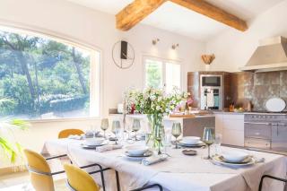 Provençal House With Pool Near Aix-En-Provence - 4