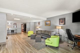 Quality Inn - 7