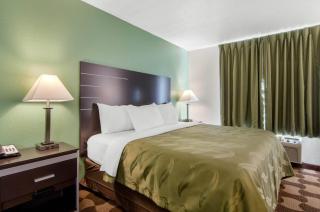 Quality Inn Russell - 1