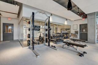 Boulevard Stays Highrise STU Sky Pool Parking Gym 19 - 3