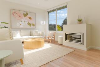 Idyllic 4-Bed Home With Alfresco Area Near Beach - 8