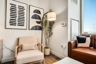 Boulevard Stays Highrise STU Sky Pool Parking Gym 23 - Phoenix - 2