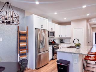 Newly Built Lux Home By NRGMed-CenterDowntown - 5