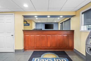 Days Inn by Wyndham Jacksonville NC - 1