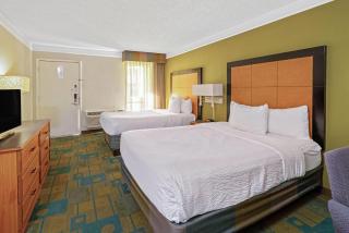 Travelodge by Wyndham Phoenix North - 2