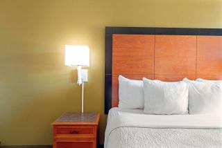 Travelodge by Wyndham Phoenix North - 1