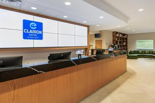 Clarion Lakeside Inn & Conference Centre - 3