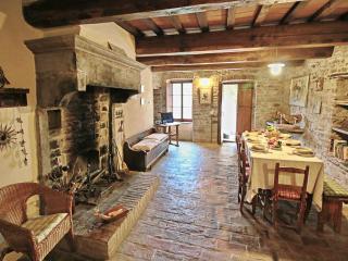 Farmhouse in Apecchio with Pool and Terrace - 1