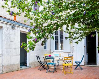 GRANDE MAISON BOURGEOISE AVEC JARDIN - Centre ville Surgères - Chic & Moderne - Idéal Famille & Amis - 6