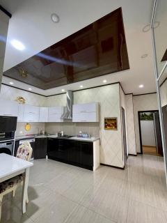 Bright Modern Spacious City View Apartment Central location - 3