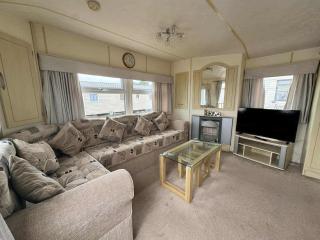 TM61 3 bed CARAVAN oN THE GOLDEN PALM PET friendly - 9