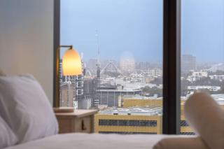 Perth CBD Oasis Stylish Apartment with City Views Pool & Gym - 5