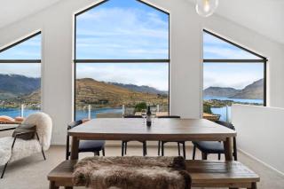 Luxury Lakeview Retreat - 0