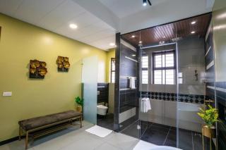 RARE sKY - 5 Bedroom villa with pool - 8