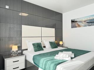 77 Nasaud Apartments part of GlamAp with Park - 5